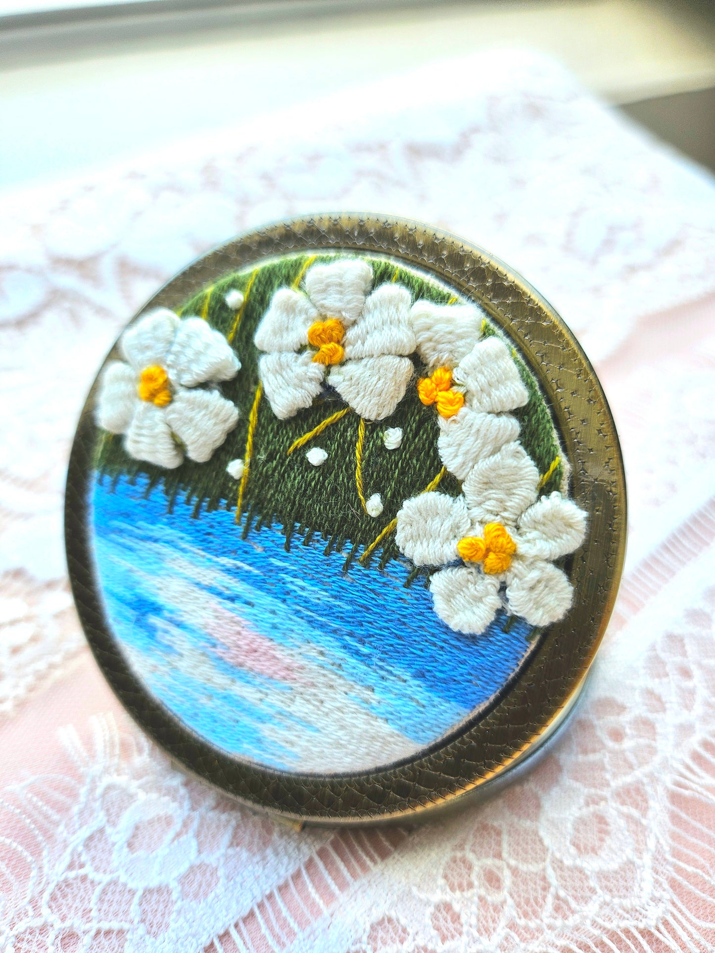 Handmade Vintage Embroidered Compact Mirror - Edition 1