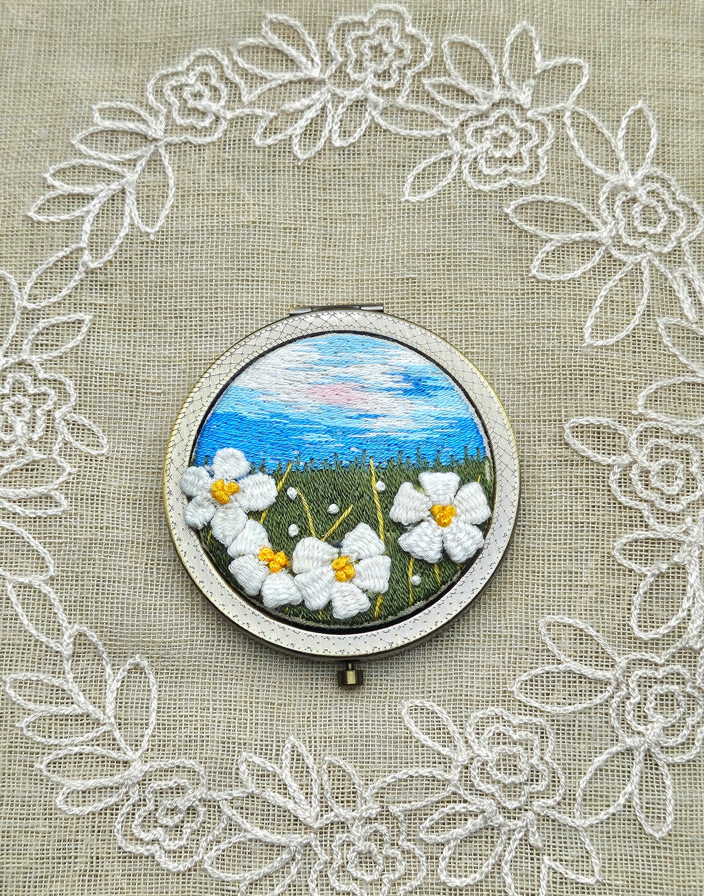 Handmade Vintage Embroidered Compact Mirror - Edition 1