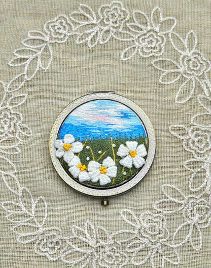 Handmade Vintage Embroidered Compact Mirror - Edition 1