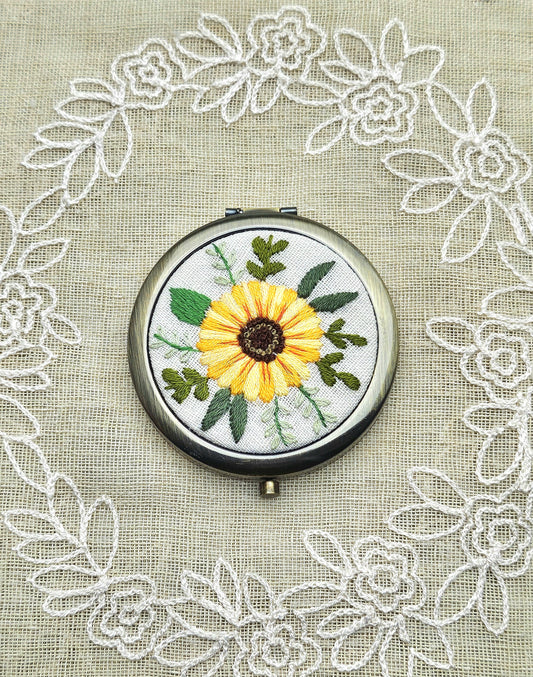 Handmade Vintage Embroidered Compact Mirror - Edition 3