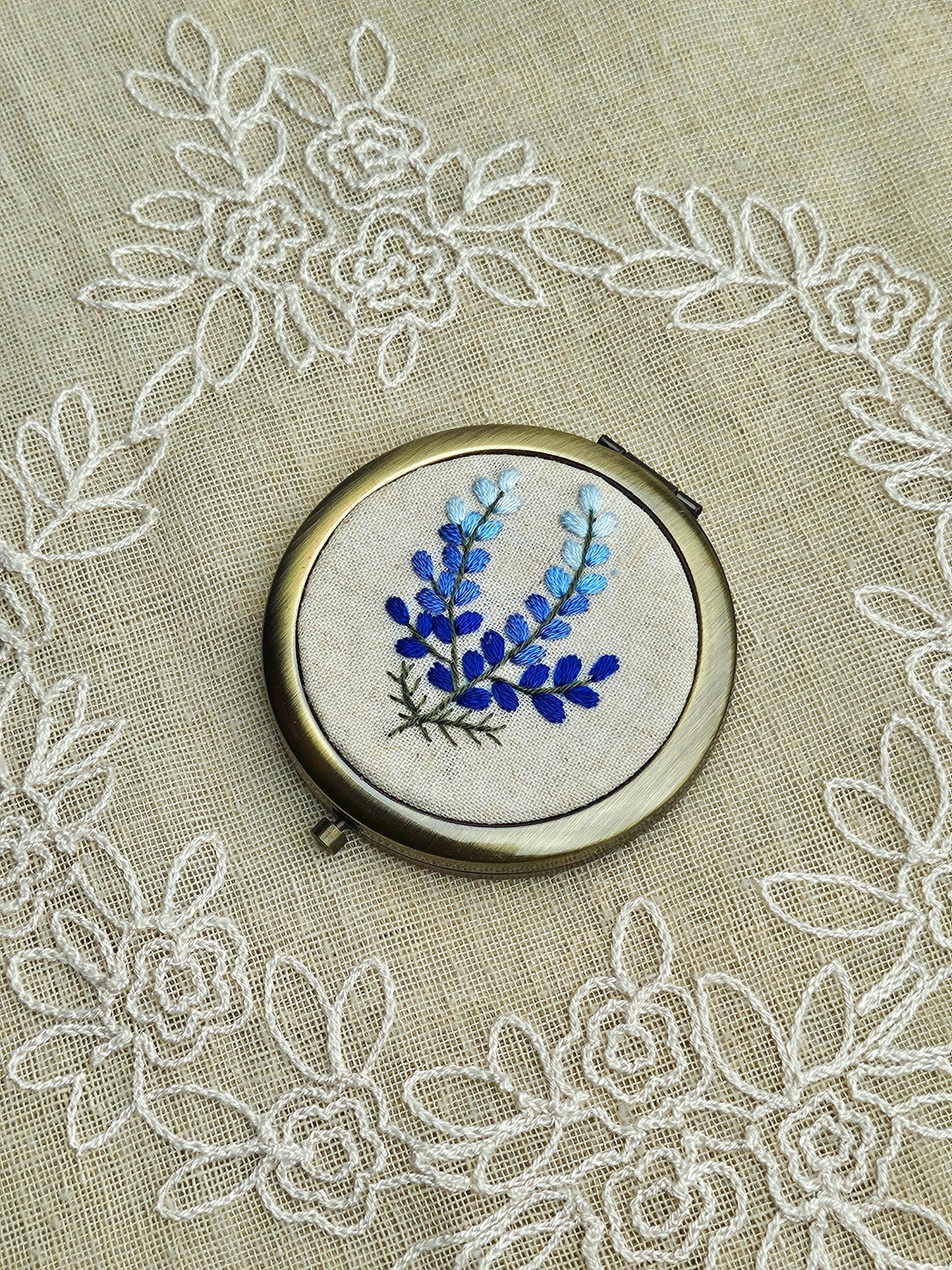 Handmade Vintage Embroidered Compact Mirror - Edition 3