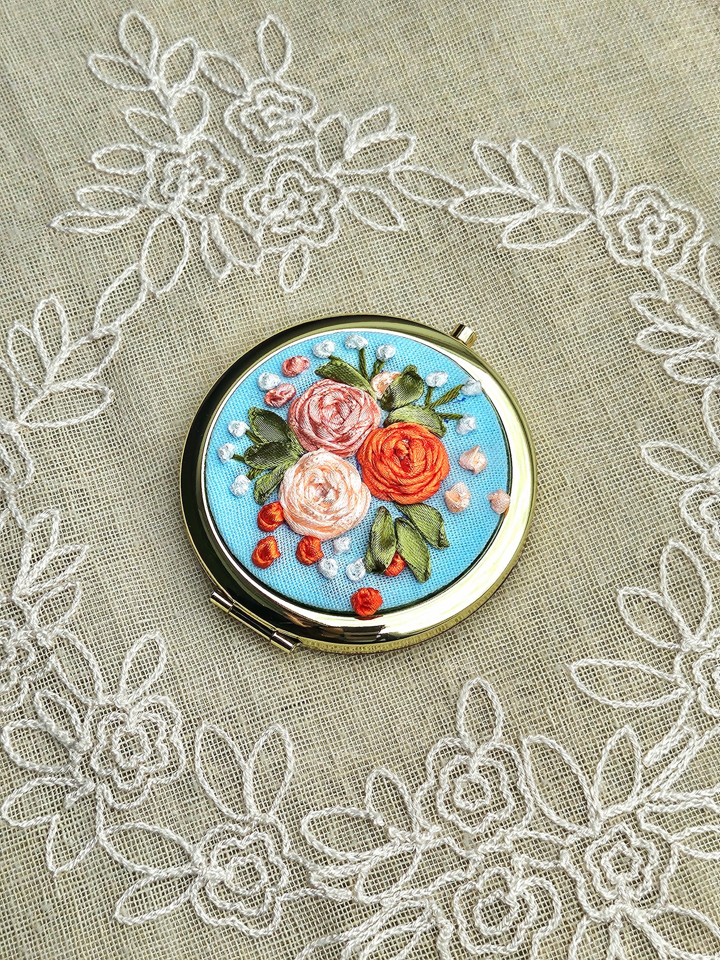 Handmade Vintage Embroidered Compact Mirror - Edition 2