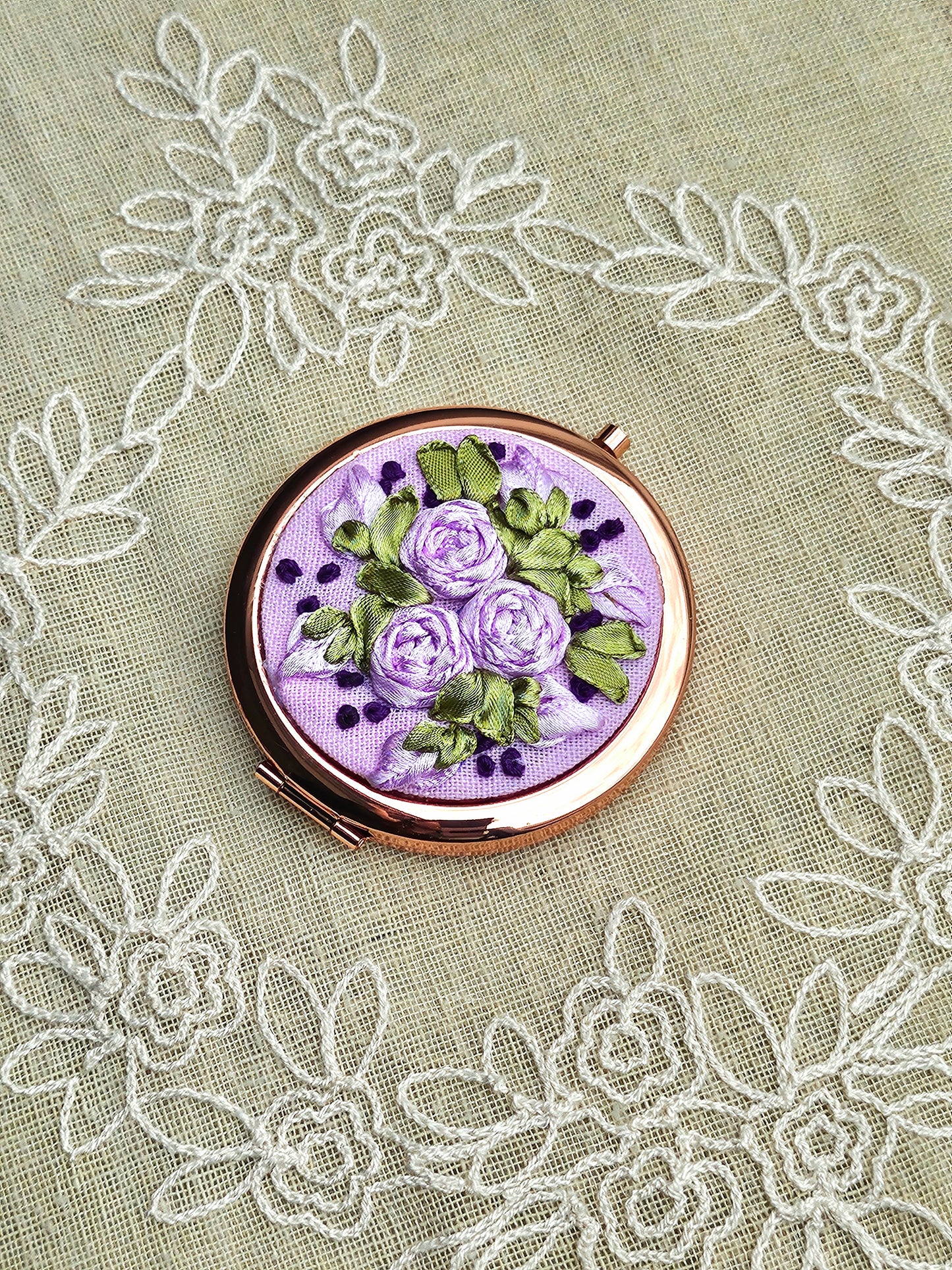 Handmade Vintage Embroidered Compact Mirror - Edition 2