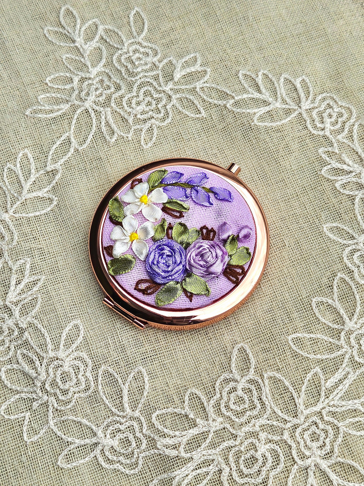 Handmade Vintage Embroidered Compact Mirror - Edition 2