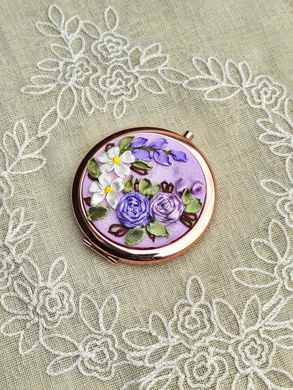 Handmade Vintage Embroidered Compact Mirror - Edition 2