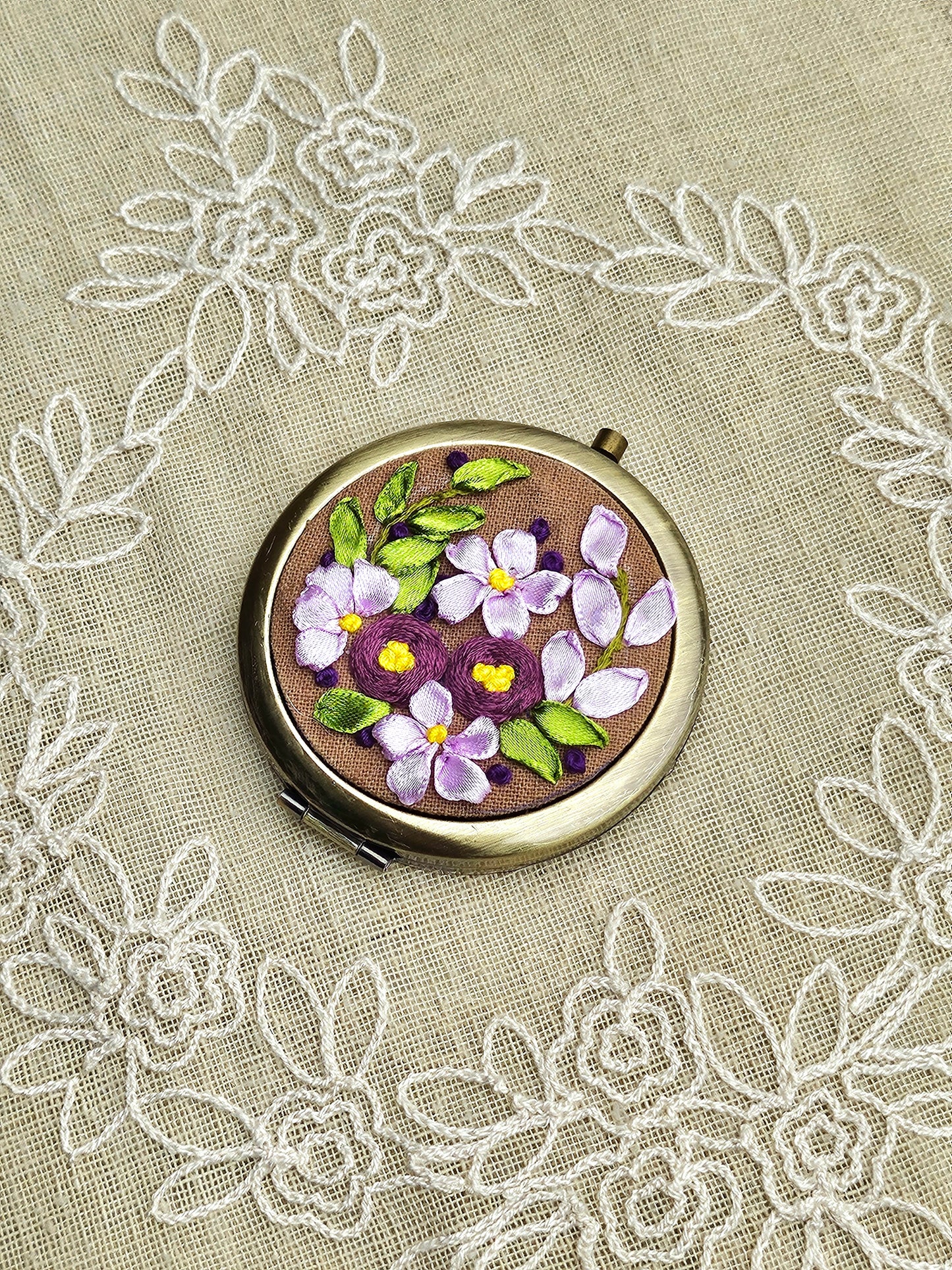 Handmade Vintage Embroidered Compact Mirror - Edition 2