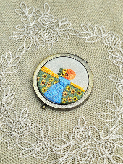 Handmade Vintage Embroidered Compact Mirror - Edition 1