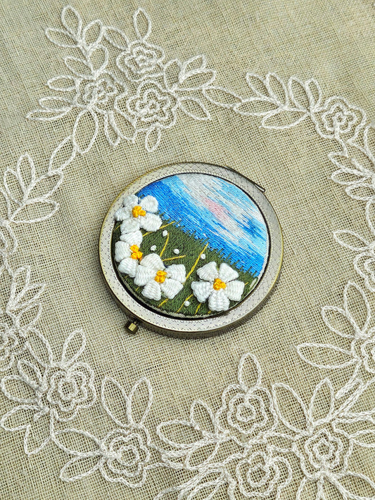 Handmade Vintage Embroidered Compact Mirror - Edition 1